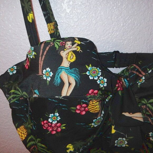 Torrid Hula Girls Tankini Top Size 3X Underwire Peplum Swim Top Pineapples Tiki - Picture 3 of 12